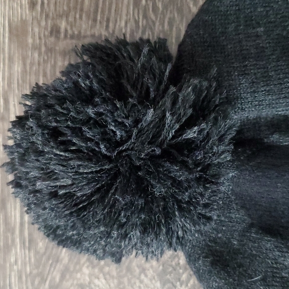 Disney Mickey Mouse Pom Pom Winter Knit Hat Ski Cap Beanie One Size - Picture 3 of 6